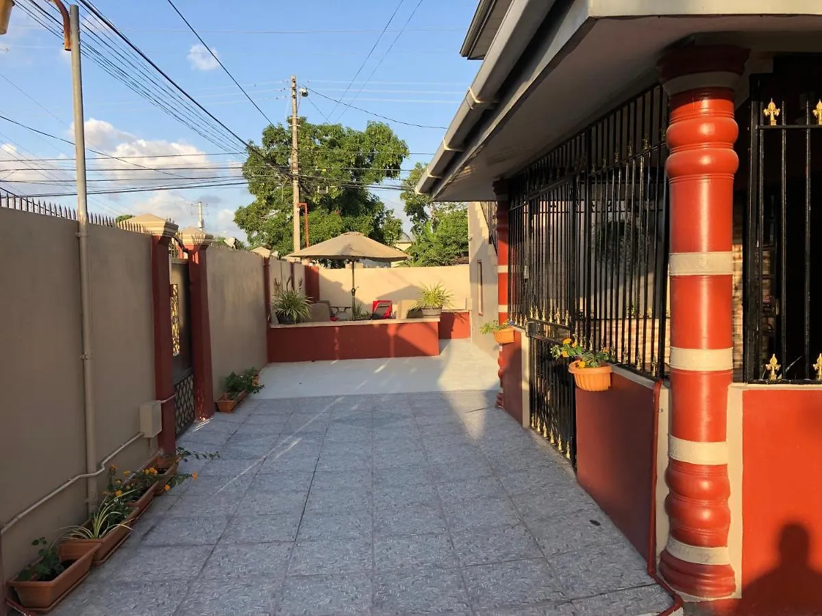 San Juan The Bey Bed And Breakfast טרינידד וטובגו